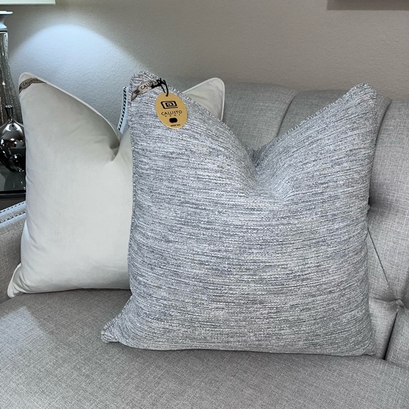 1-NWT CALLISTO HOME DECORATIVE PILLOW ( Please read description for details) - Picture 7 of 16